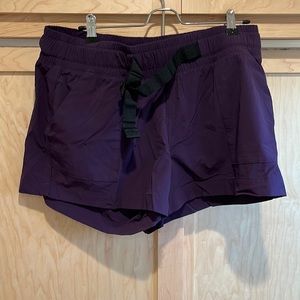Gap Fit purple hiking shorts. Size L. Belted waist.
